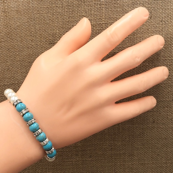 🍀CLOSEOUT🍀Faux Pearl Turquoise Stretch Bracelet - Picture 4 of 4
